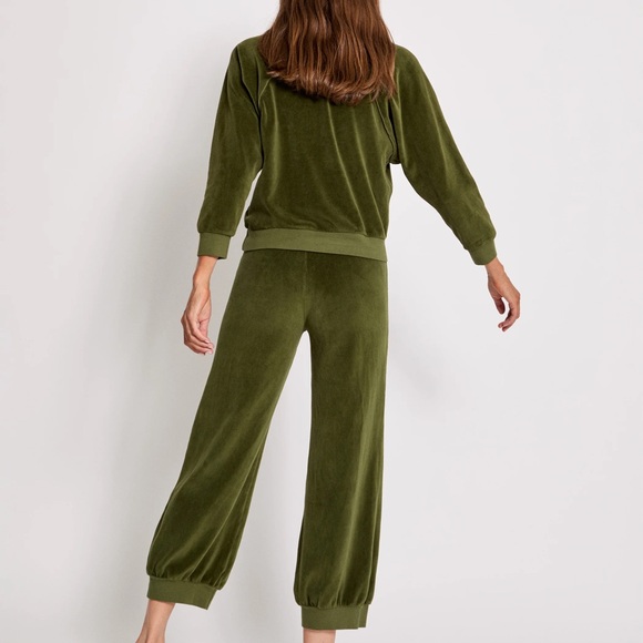 Suzi Kondi Dulia Top and Tosk Harem Pants, green velour (color is “dunmore”) - Picture 2 of 10